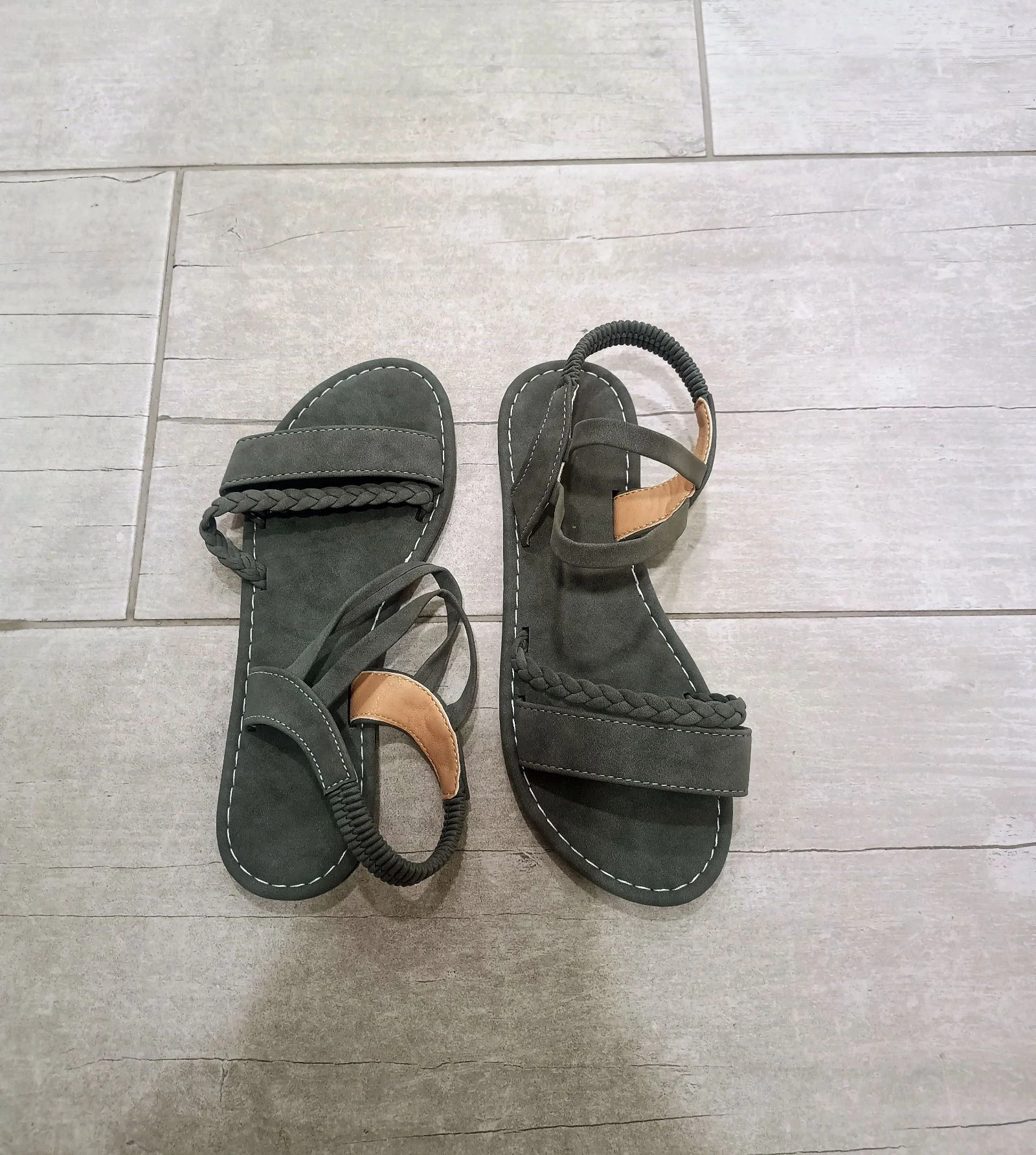Sandalias planas verde oliva – photo 3